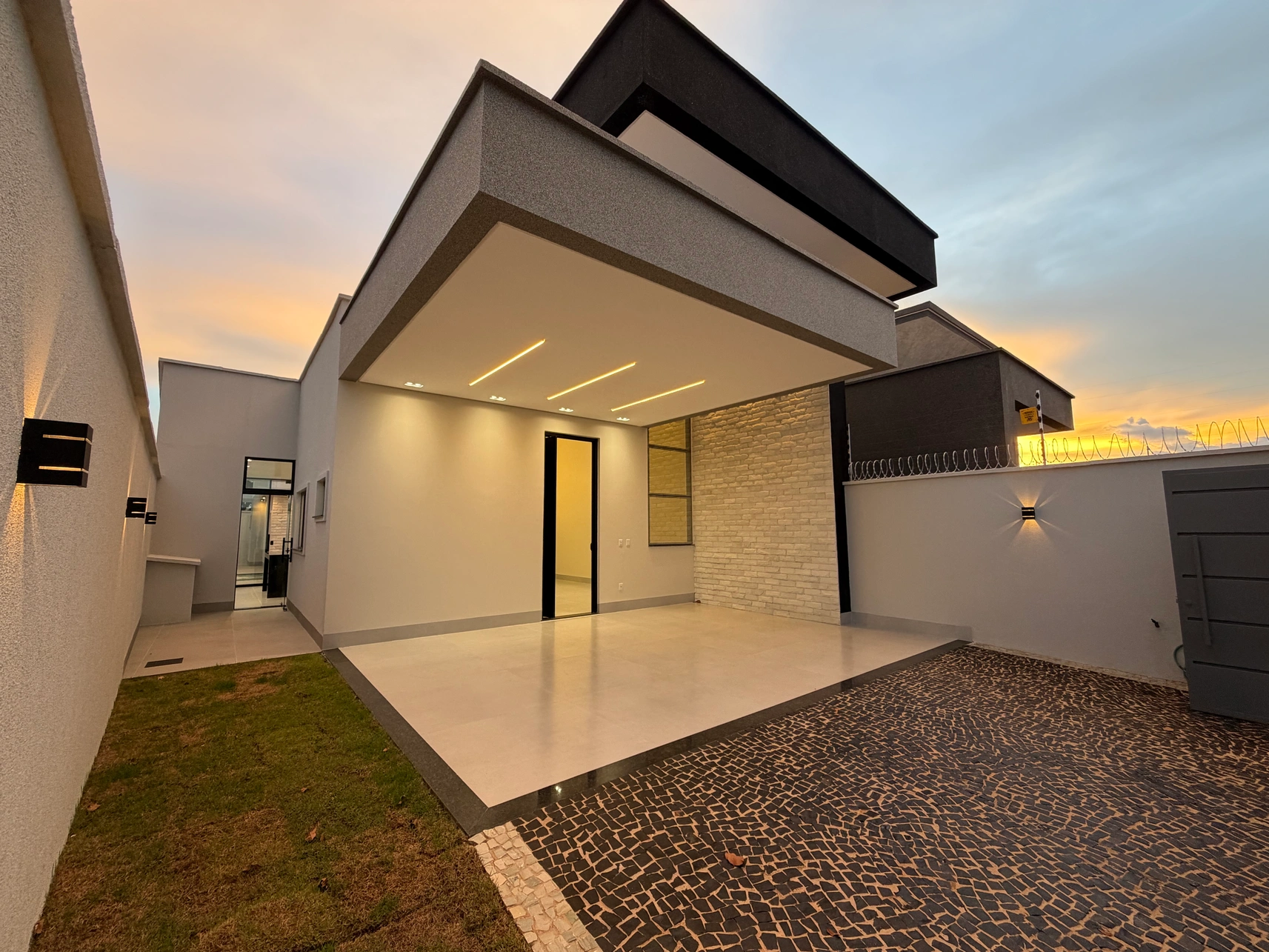 Casa com 4 Suítes Plenas