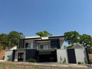 Casa com 5 Suítes em Paraíso