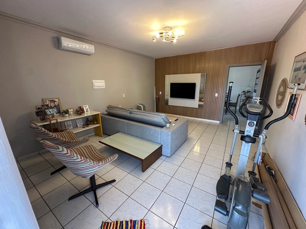 Sobrado 3 Quartos com Sala Comercial